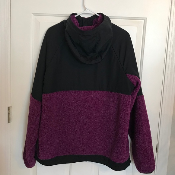 Under Armour Mission Boucle Andrack Hooded Jacket Coat Size L Black Purple - Picture 4 of 9